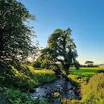 The At Heathfield House Hébergement de vacances *
