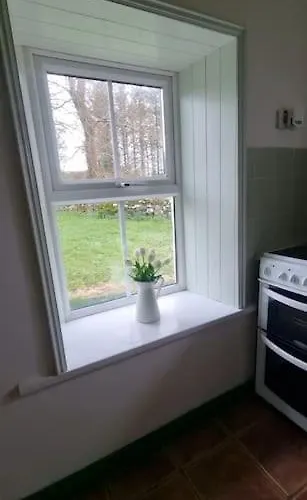 The At Heathfield House Балликасл